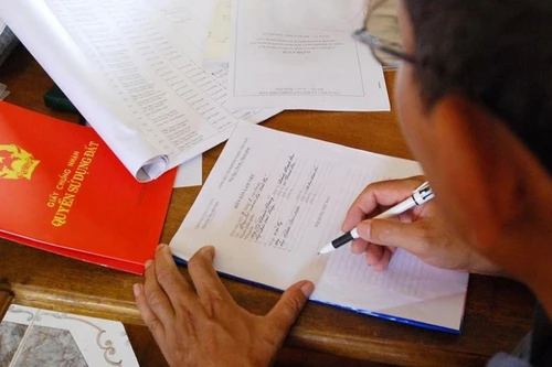 Bị tạm giam vẫn có thể được ký giấy tờ chuyển dịch tài sản 