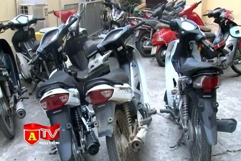 Đi thay ổ khóa, lộ hành vi tiêu thụ xe gian