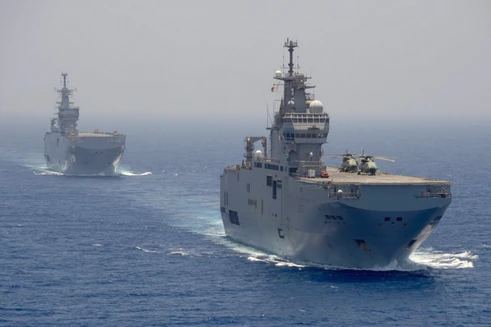 [ẢNH] Những bất cập lớn của Nga trong dự án chế tạo siêu tàu đổ bộ tấn công