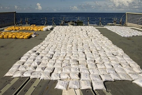 Bắt giữ tàu buôn lậu heroin lớn nhất trong lịch sử