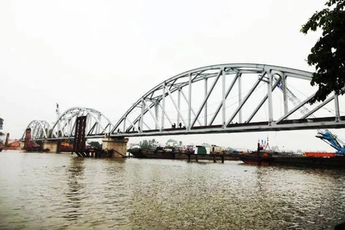 Chính thức thông tuyến đường sắt Bắc - Nam qua cầu Ghềnh