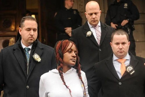 Bé trai tử vong vì bị người trông trẻ hành hung, lạm dụng tình dục