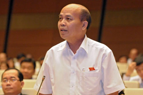 “Đừng vì sợ buôn lậu mà tăng thấp thuế thuốc lá, bia rượu“