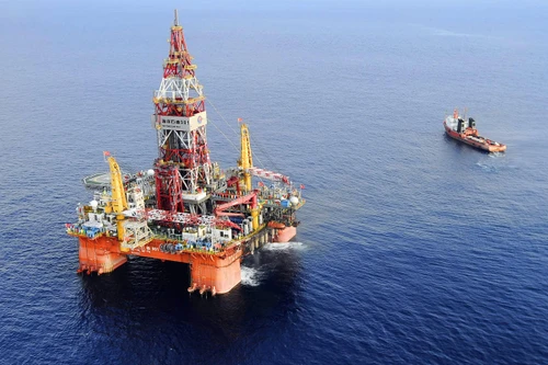 Trung Quốc dịch chuyển giàn khoan 981, tàu cá, tàu kiểm ngư Việt Nam lên phương án tránh bão