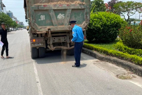 Xử phạt gần 50 nghìn trường hợp phương tiện vi phạm vệ sinh môi trường