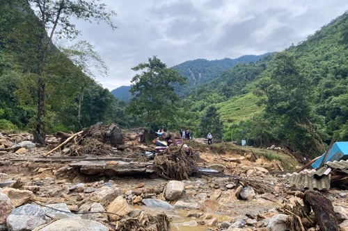 10 người chết và mất tích do lũ ống bất ngờ đổ về trong đêm, Thủ tướng chỉ đạo khẩn