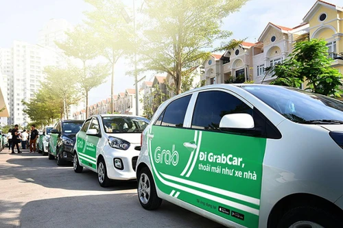 Taxi công nghệ "lách luật", tuyển xe biển kiểm soát màu trắng vào kinh doanh chở khách