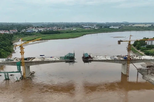 Cầu Phong Châu sắp hợp long, sẽ thông xe vào tháng 10