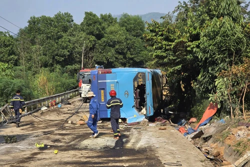 Xe khách giường nằm mất lái lao vào taluy làm 3 người chết, nguyên nhân ban đầu do hỏng phanh