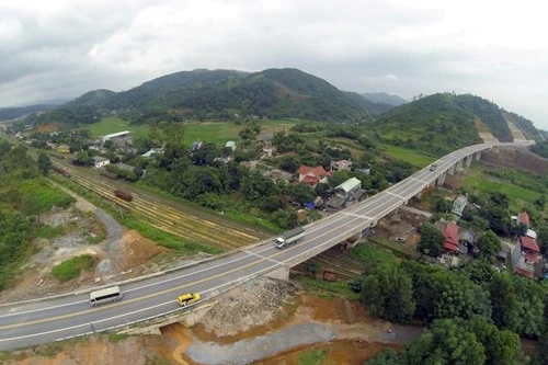 Lái xe gian lận báo mất thẻ để trốn phí cao tốc Nội Bài- Lào Cai sẽ phải bồi thường 200 nghìn đồng