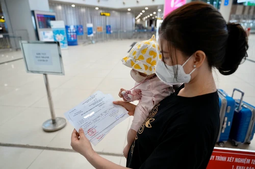 Kế hoạch đi lại bình thường mới: Khách không phải tiêm vaccine và xét nghiệm Covid-19