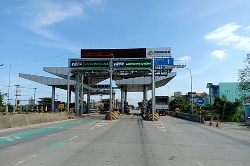 Một triệu ô tô dán thẻ thu phí không dừng nhưng chỉ có 500.000 xe sử dụng