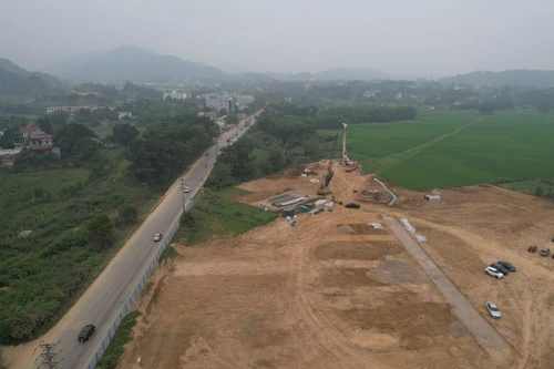 Đường nối Đại lộ Thăng Long đến cao tốc Hòa Lạc-Hòa Bình: Khởi công 6 tháng mới khoan mũi đầu tiên