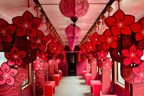 Đường sắt "chơi lớn", tổ chức “countdown” trên hai đoàn tàu xuân Bắc Nam