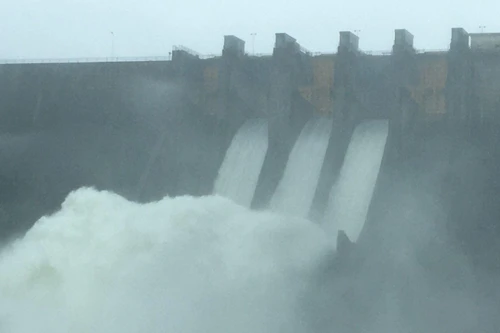 Thừa Thiên Huế: Mưa lớn bất thường làm 3 người chết, thủy điện Bình Điền- Hương Điền đồng loạt xả lũ 