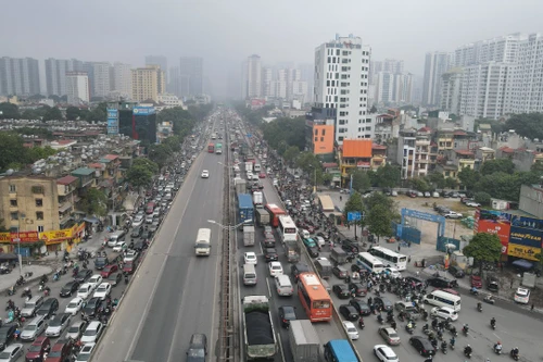 Cao điểm ùn tắc, phương tiện ra vào Thủ đô thế nào?