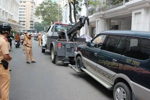 Tháo “biển số” xe ô tô vi phạm giao thông: Bộ GTVT sẽ nghiên cứu