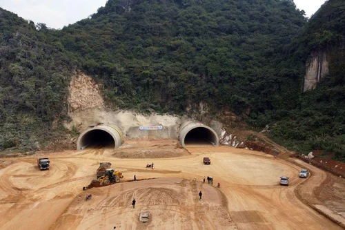 Cao tốc Mai Sơn- QL45 vẫn chậm tiến độ, yêu cầu điều chuyển khối lượng thầu phụ