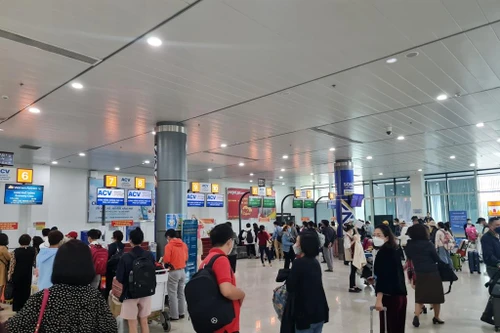 Giá vé máy bay trong nước tăng cao, Bộ Giao thông nói gì?