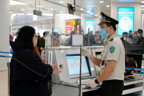 Để xảy ra buôn lậu qua đường hàng không, người đứng đầu phải chịu trách nhiệm