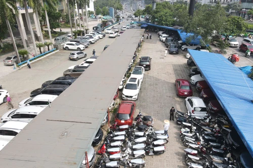 Xây dựng trạm sạc xe điện kết hợp tại các điểm đỗ xe dọc vành đai 1 Hà Nội 