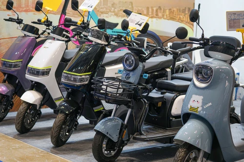 Xe điện trọng lượng dưới 300kg sẽ không được trang bị số lùi 