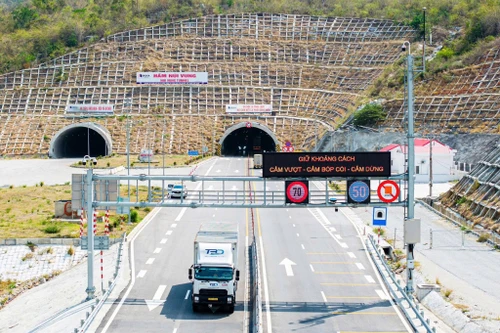 Hơn 1.100 tỷ đồng để mở rộng 6 làn xe hoàn thiện hầm Núi Vung