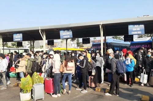 Dự báo khách qua bến xe tăng vọt dịp Tết Nguyên đán, tăng cường 2.500 xe giải tỏa