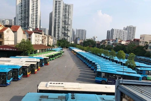 Hà Nội: Vì sao xe buýt vẫn chưa thể hoạt động lại từ hôm nay, 1-10?