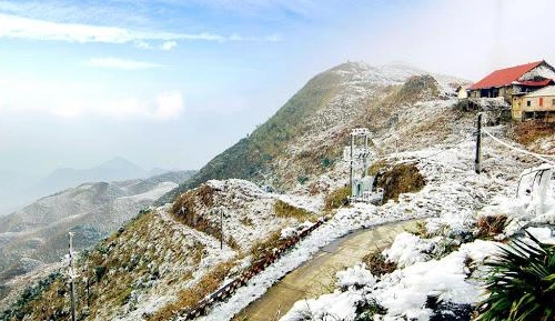 Mẫu Sơn nền nhiệt xuống âm 1,4 độ C, Bắc bộ rét buốt cả ngày, đêm