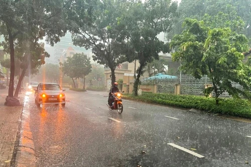 Đêm nay, không khí lạnh tràn xuống, Bắc bộ chuyển lạnh và mưa kéo dài