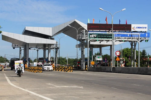 Cục Đường bộ được yêu cầu dừng thu phí đối với dự án BOT vi phạm 