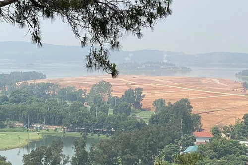 Tổng cục Quản lý đất đai vào cuộc vụ “xẻ thịt” hồ Đại Lải để xây biệt thự, sân golf