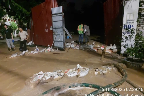 Đã kiểm soát bùn khoan ngầm metro Nhổn- Ga Hà Nội phun trào lên mặt đất