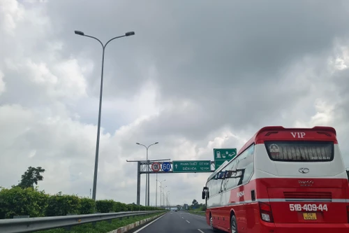 Đề xuất giao cho VEC mở rộng cao tốc TP.HCM- Long Thành- Dầu Giây lên 10 làn xe