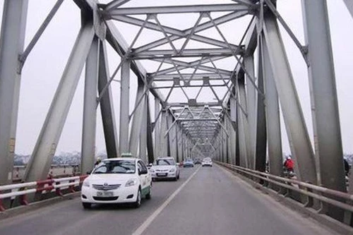 Cho phép 16 xe trung chuyển lưu thông hai chiều qua cầu Chương Dương