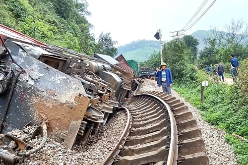 Tai nạn đường sắt tăng đột biến, đề nghị xử nghiêm hành vi cố tình vượt rào chắn