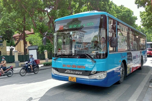 Xe buýt Hà Nội hoạt động xuyên Tết Ất Tỵ phục vụ nhân dân đi lại