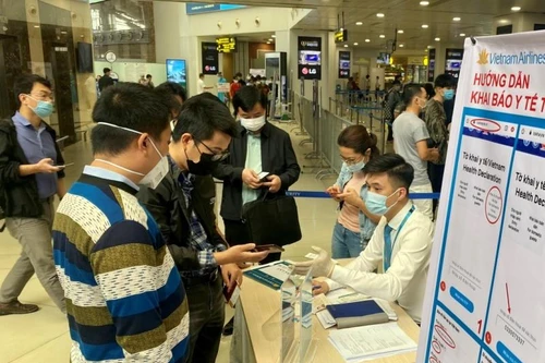 Từ hôm nay, khách đi máy bay chỉ phải khai báo y tế điện tử