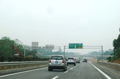 Thông xe thêm 30km cao tốc Nội Bài- Lào Cai