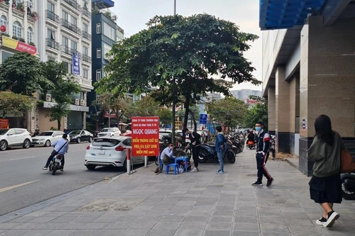 Sau phản ánh bãi xe “chặt chém” người đi tàu Cát Linh - Hà Đông : Tiếp tục trông giữ miễn phí đến khi có giấy phép