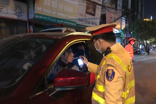 Giao Bộ Công an xây dựng Đề án định danh biển số xe ô tô và hạn chế đăng ký phương tiện cá nhân