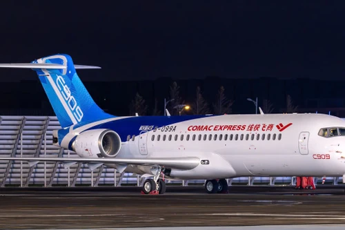 Xem xét cho máy bay Trung Quốc khai thác thương mại tại Việt Nam