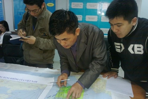 Chưa tiếp cận được mảnh vỡ nghi của máy bay mất tích