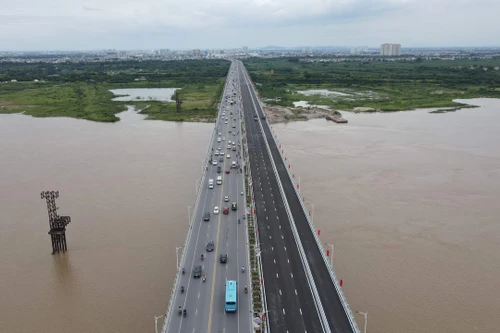 Kiến nghị duy tu, sửa chữa cầu Vĩnh Tuy 1 sau nhiều năm khai thác