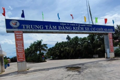 Yêu cầu trung tâm đăng kiểm trả lại phụ phí đã thu sai quy định của lái xe