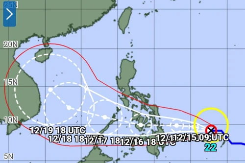 Khi vào Biển Đông, bão RAI giật cấp 16, chịu tác động của không khí lạnh nên di chuyển phức tạp