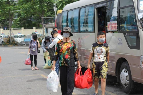 "Bão" giá xăng dầu ảnh hưởng ra sao đến vận tải đường bộ, hàng không?