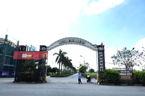 Cả trăm người dân bị "treo" sổ đỏ tại khu công nghiệp Nam Hà Nội, lỗi do ai?