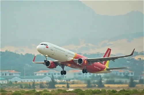 Vietjet Air triển khai đổi vé không giới hạn cho khách đi/đến miền Trung bị ảnh hưởng